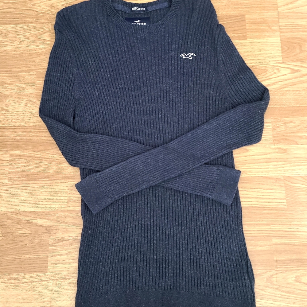 Hollister Men's Dark Blue Crewneck Sweater